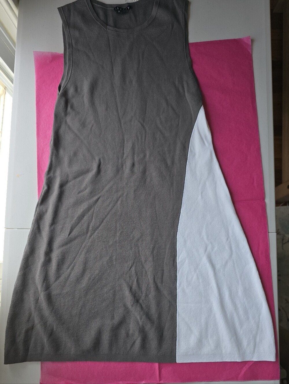 Theory Grey and White Colorblock Knit Sleeveless Mini Sheath Dress M - Picture 7 of 8